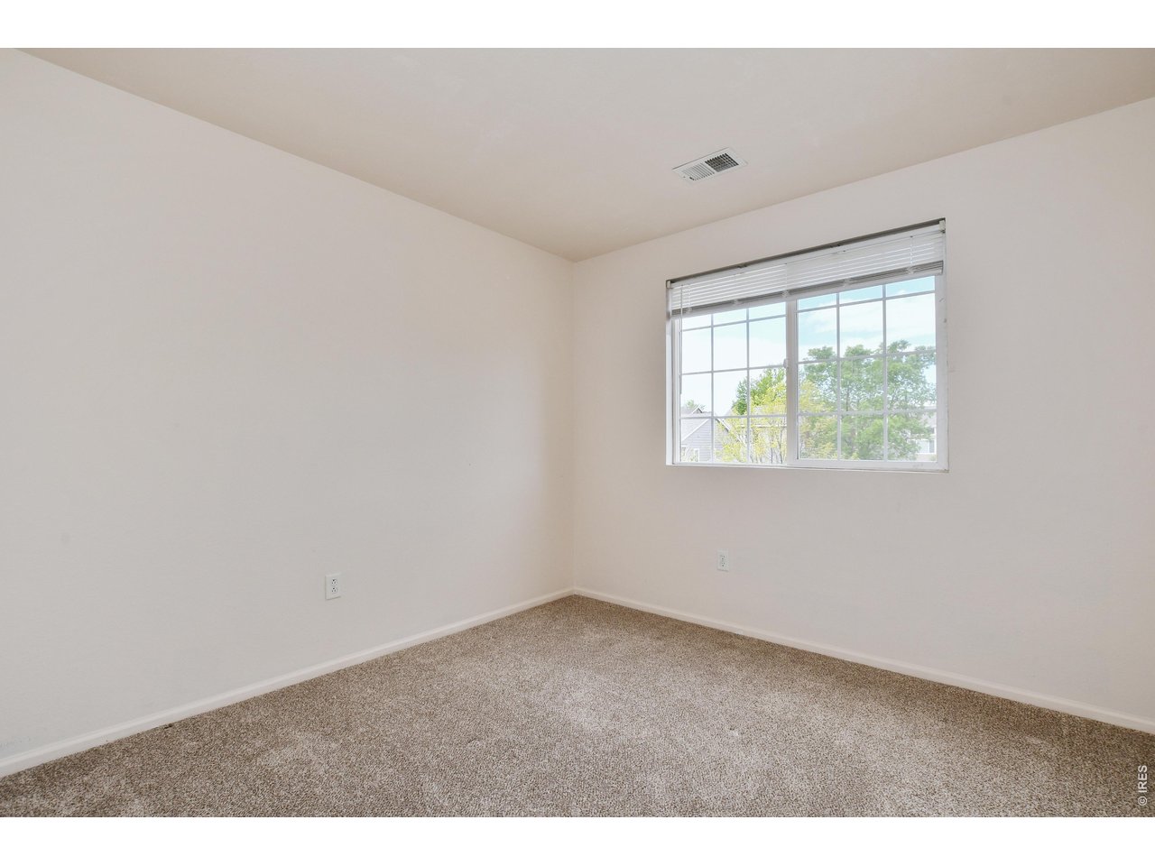 1216 102nd Ave
