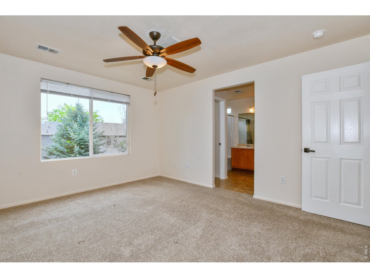 1216 102nd Ave