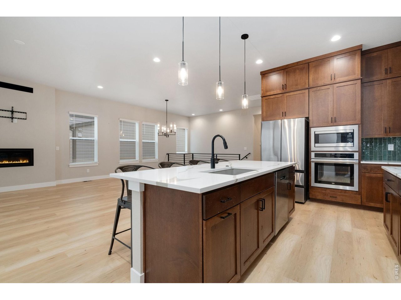1232 Kitchel Lake Pkwy