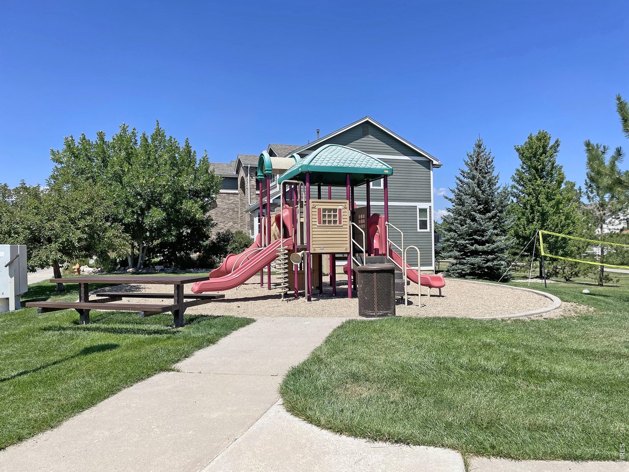 3242 Sedgwick Cir