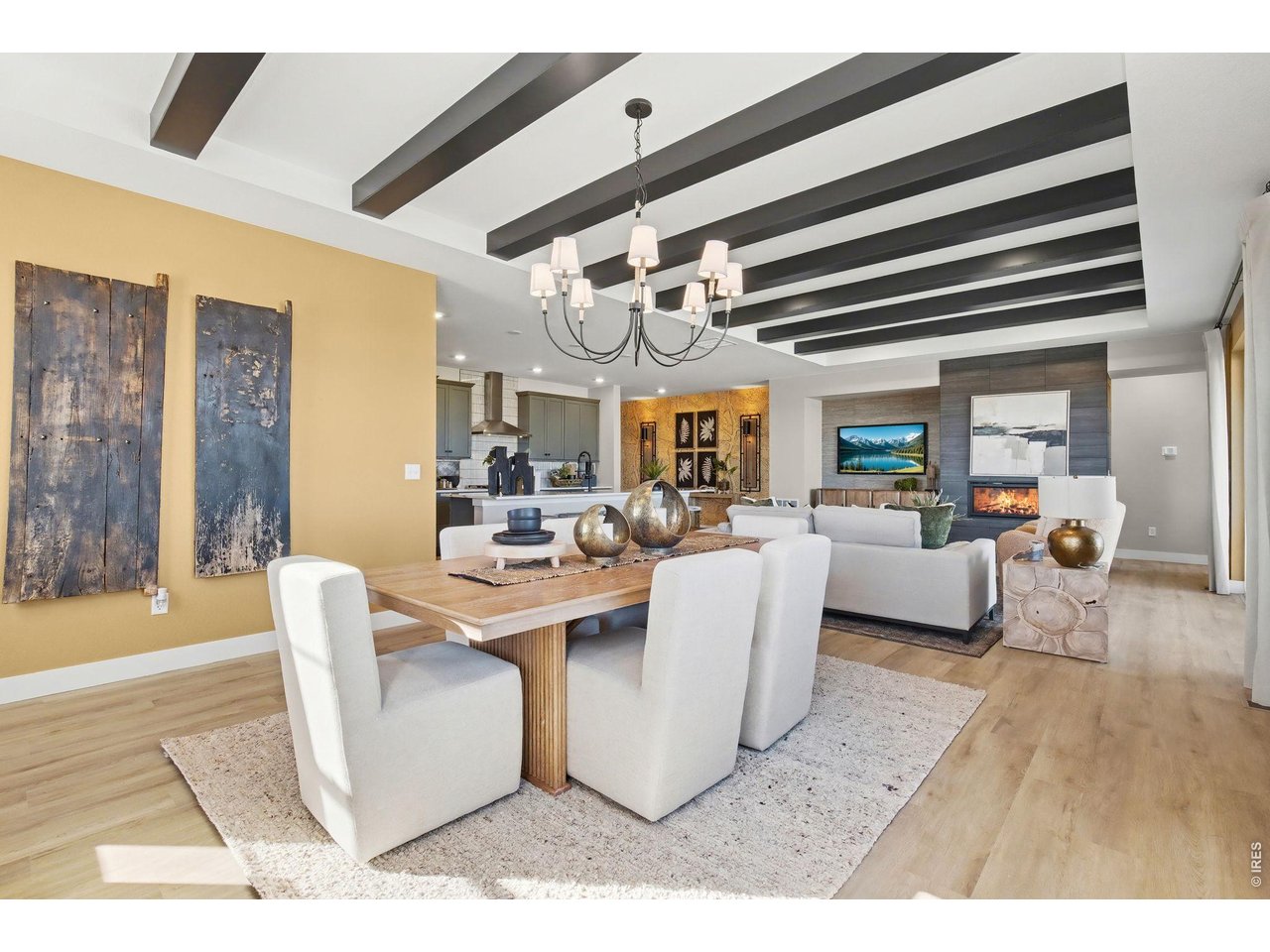 376 Rustic Barn Ln