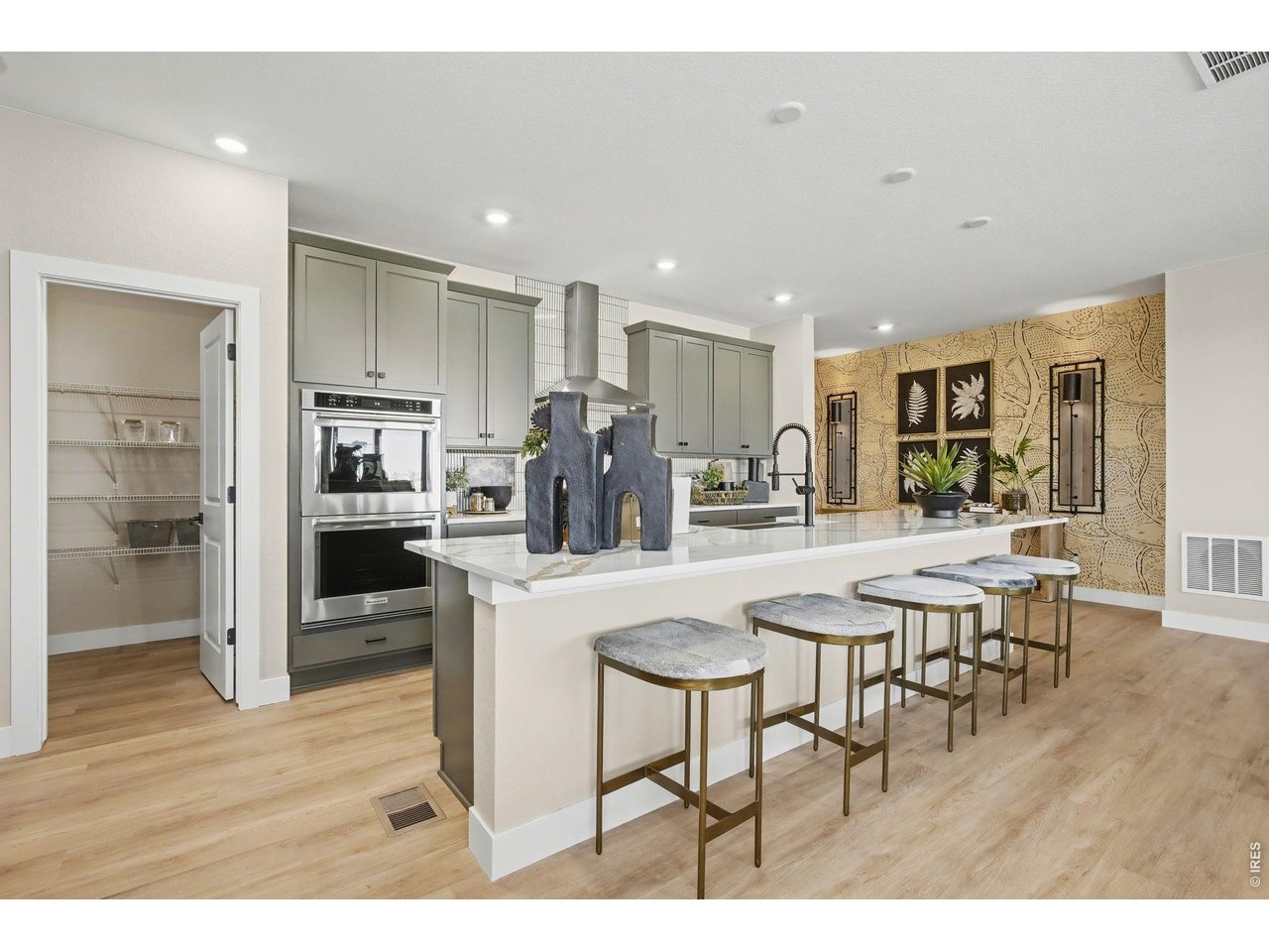 376 Rustic Barn Ln