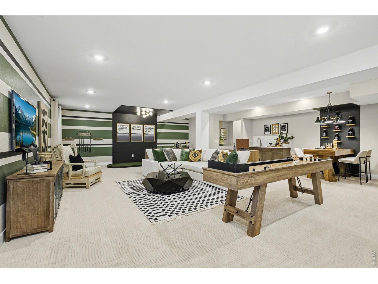 376 Rustic Barn Ln