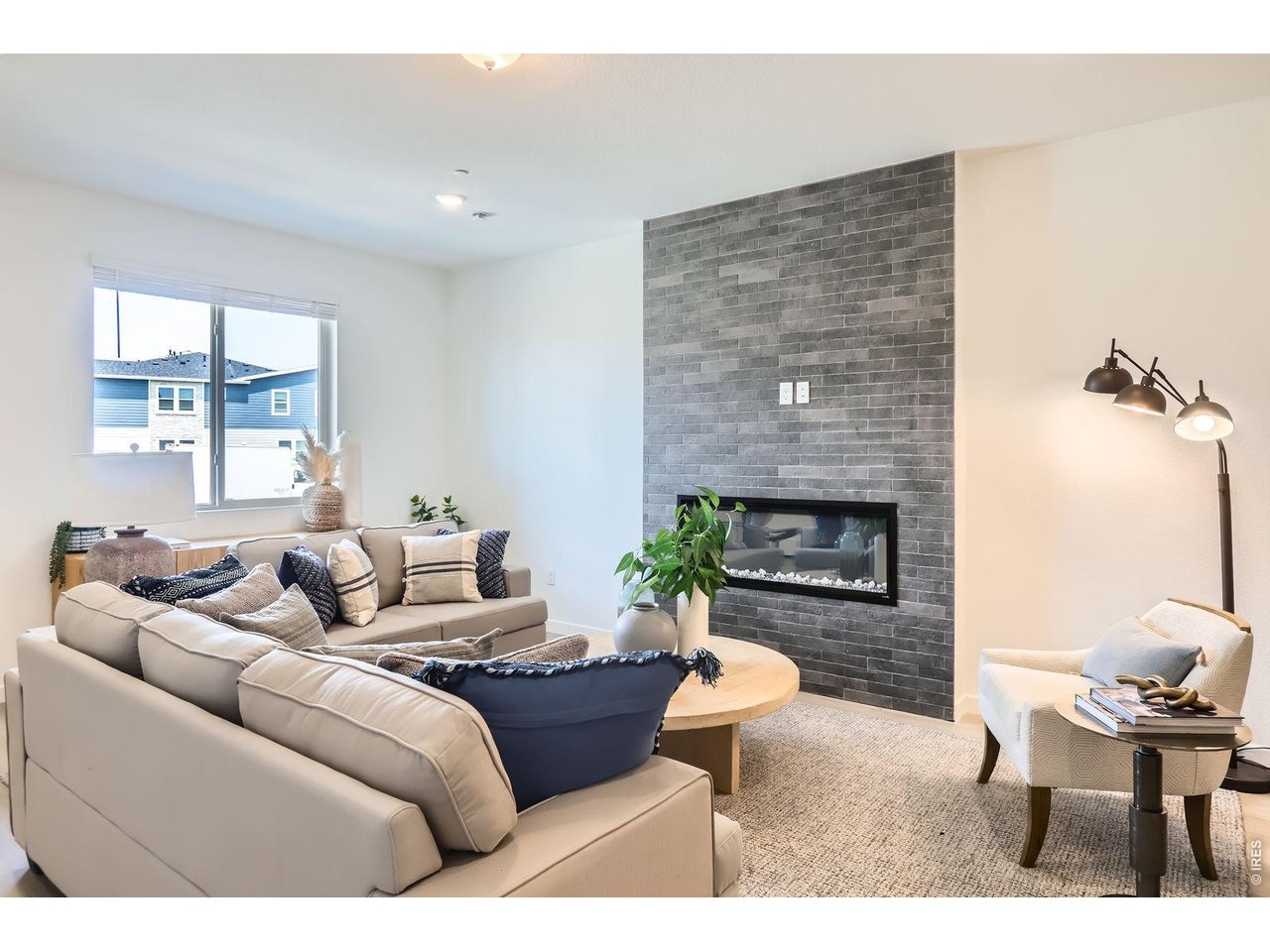 2844 Bear Springs Cir