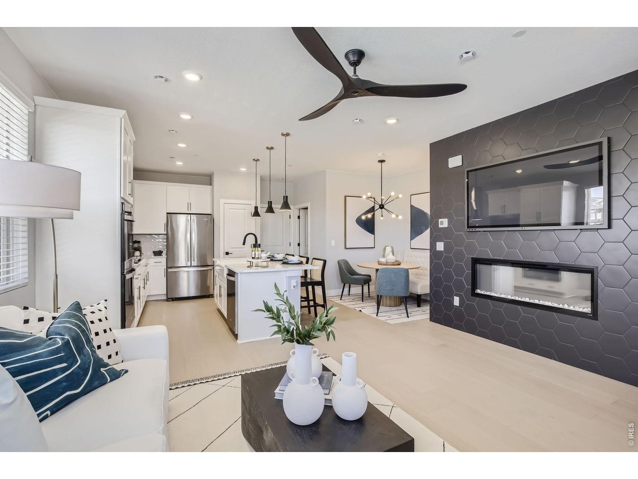 2841 Bear Springs Cir