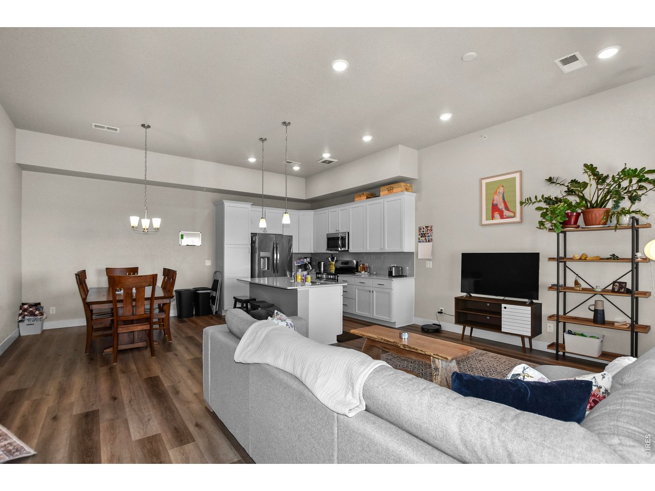6826 School House Dr 203