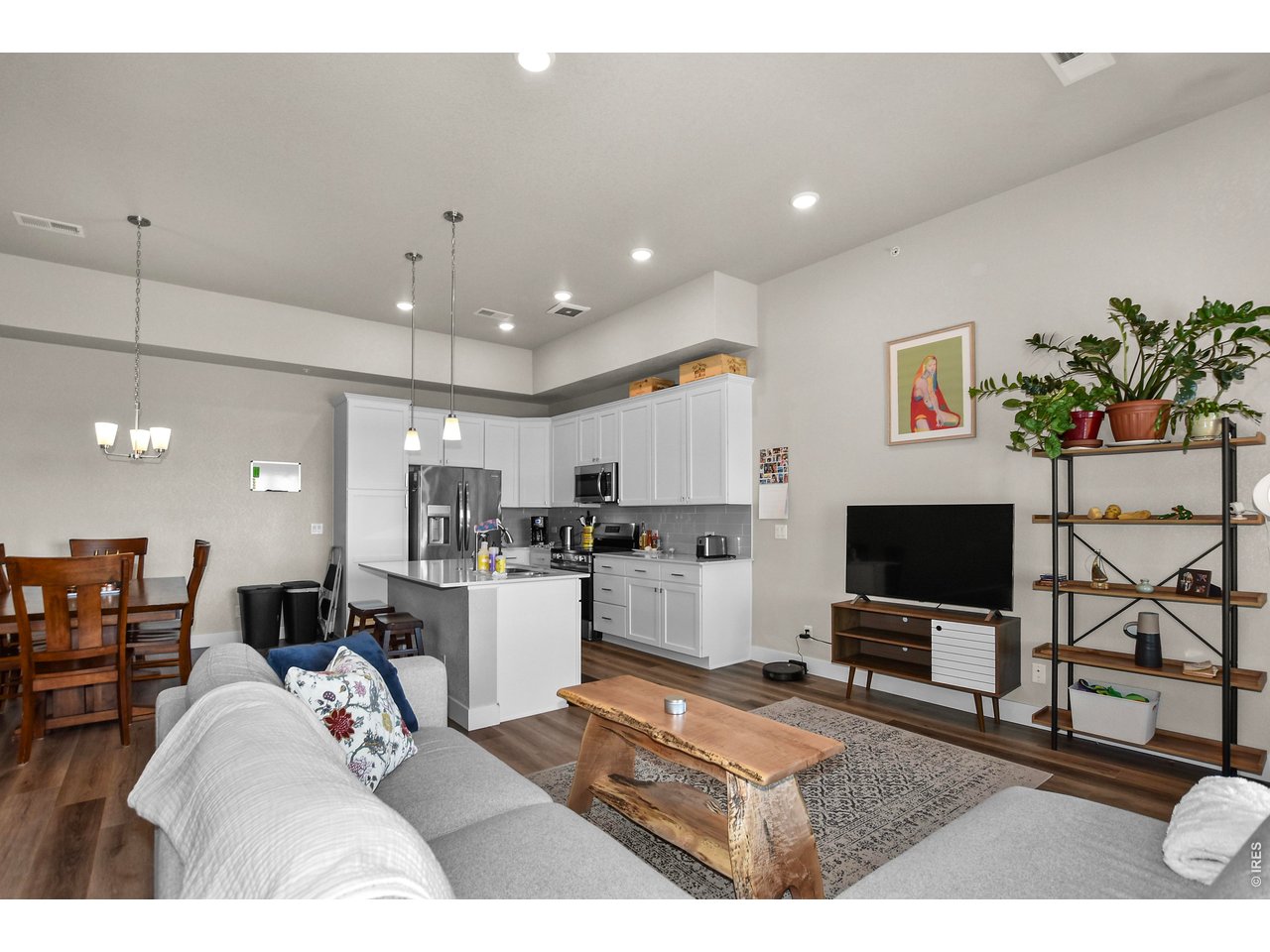 6826 School House Dr 203