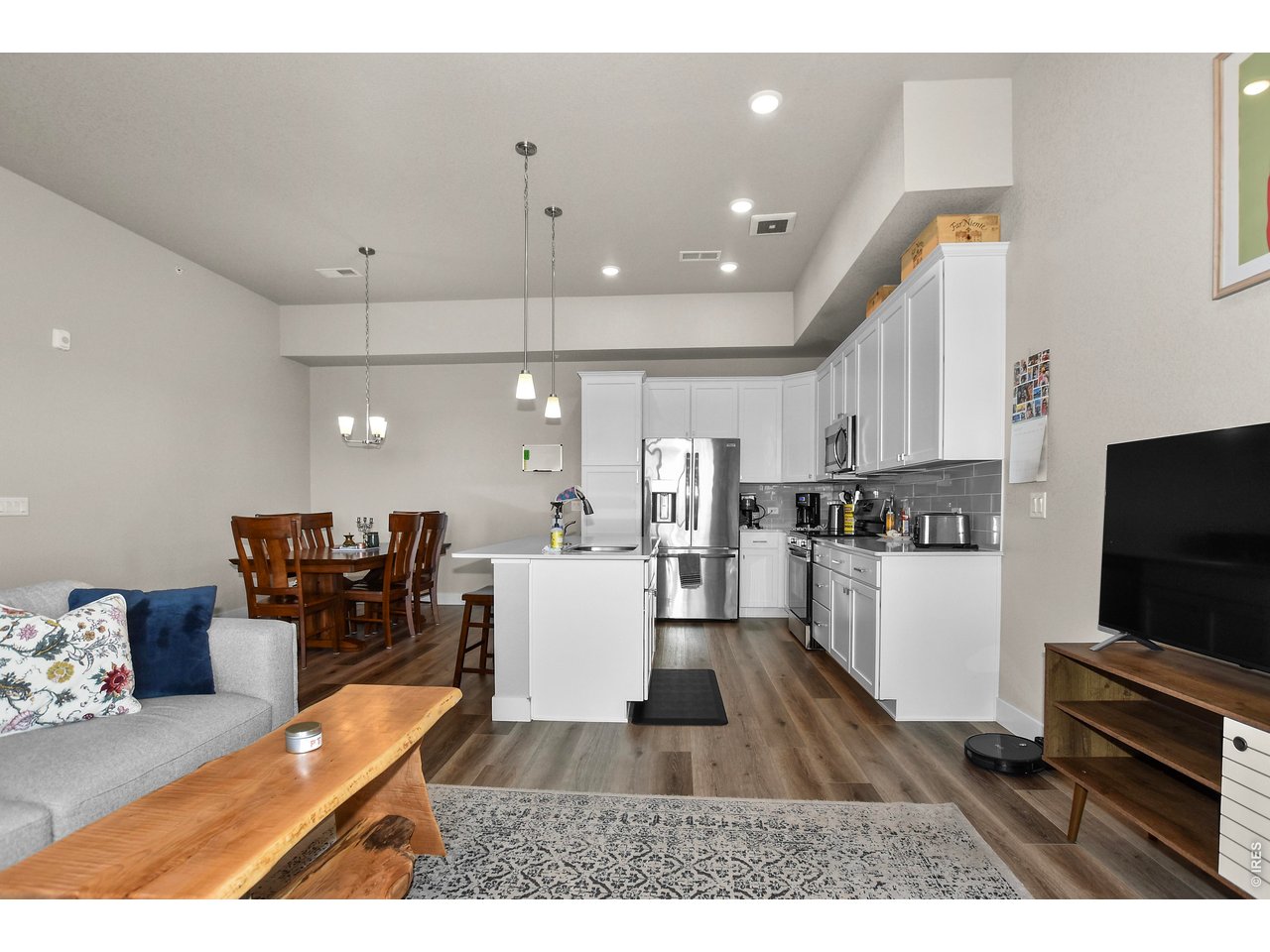 6826 School House Dr 203