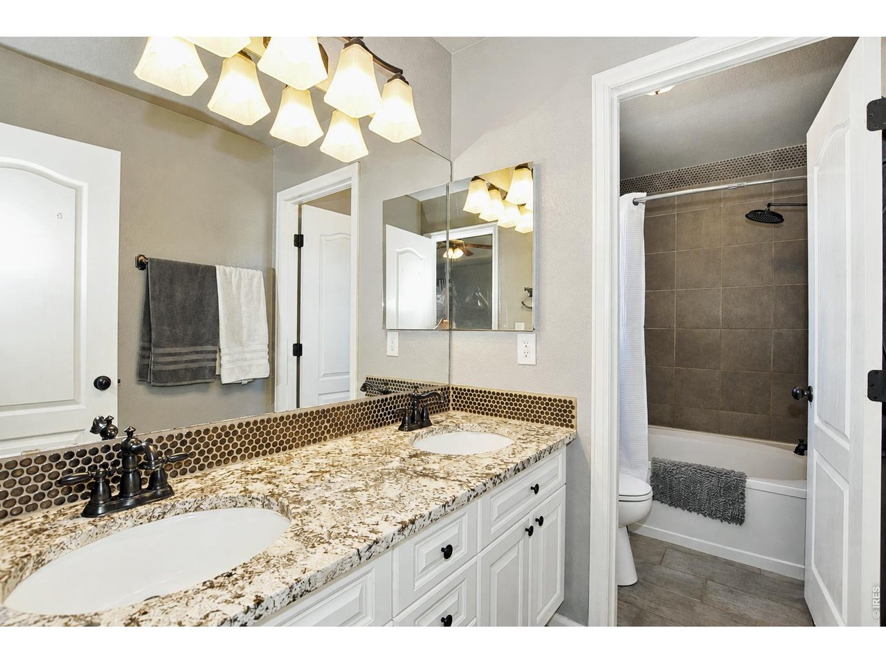 1414 Canal Dr