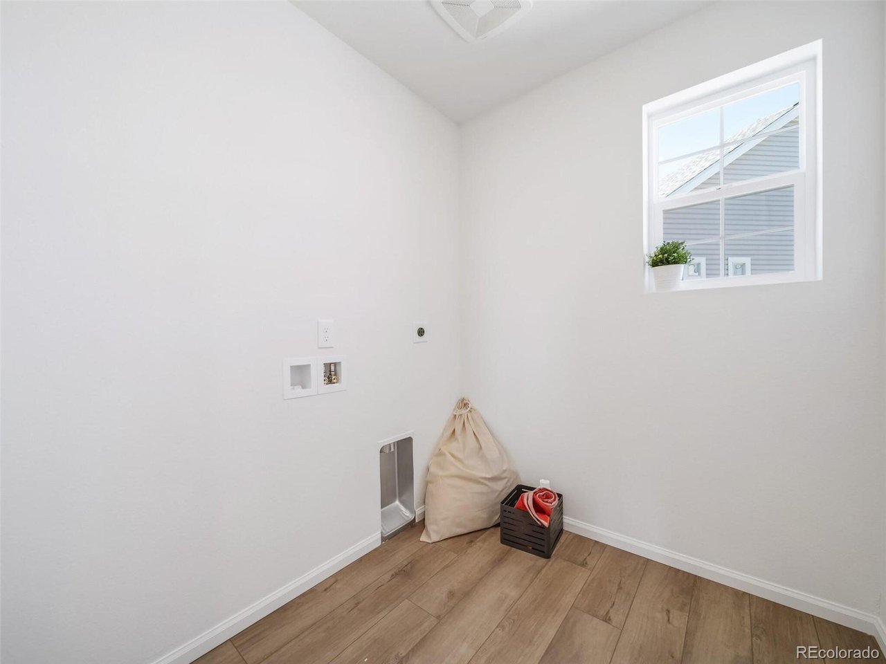 3461 Barkwood Dr