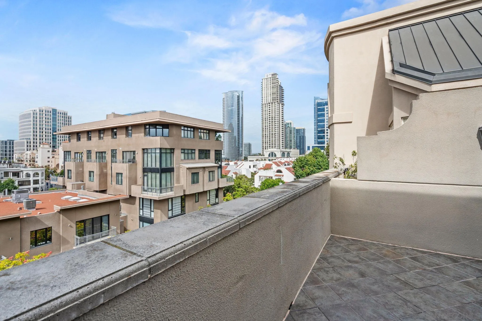 655 India St Unit 401