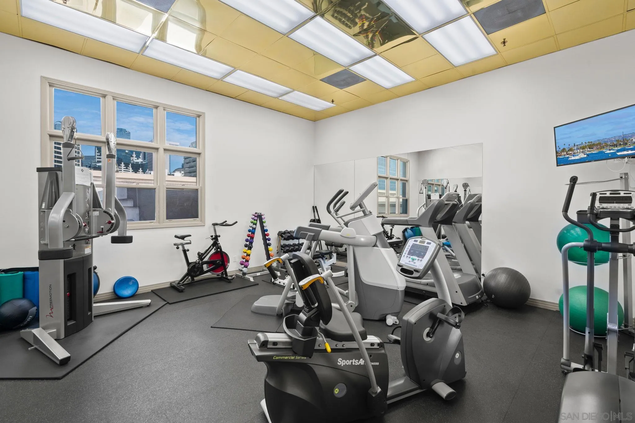 655 India St Unit 401