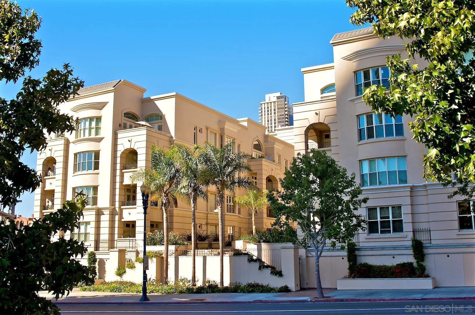 655 India St Unit 401