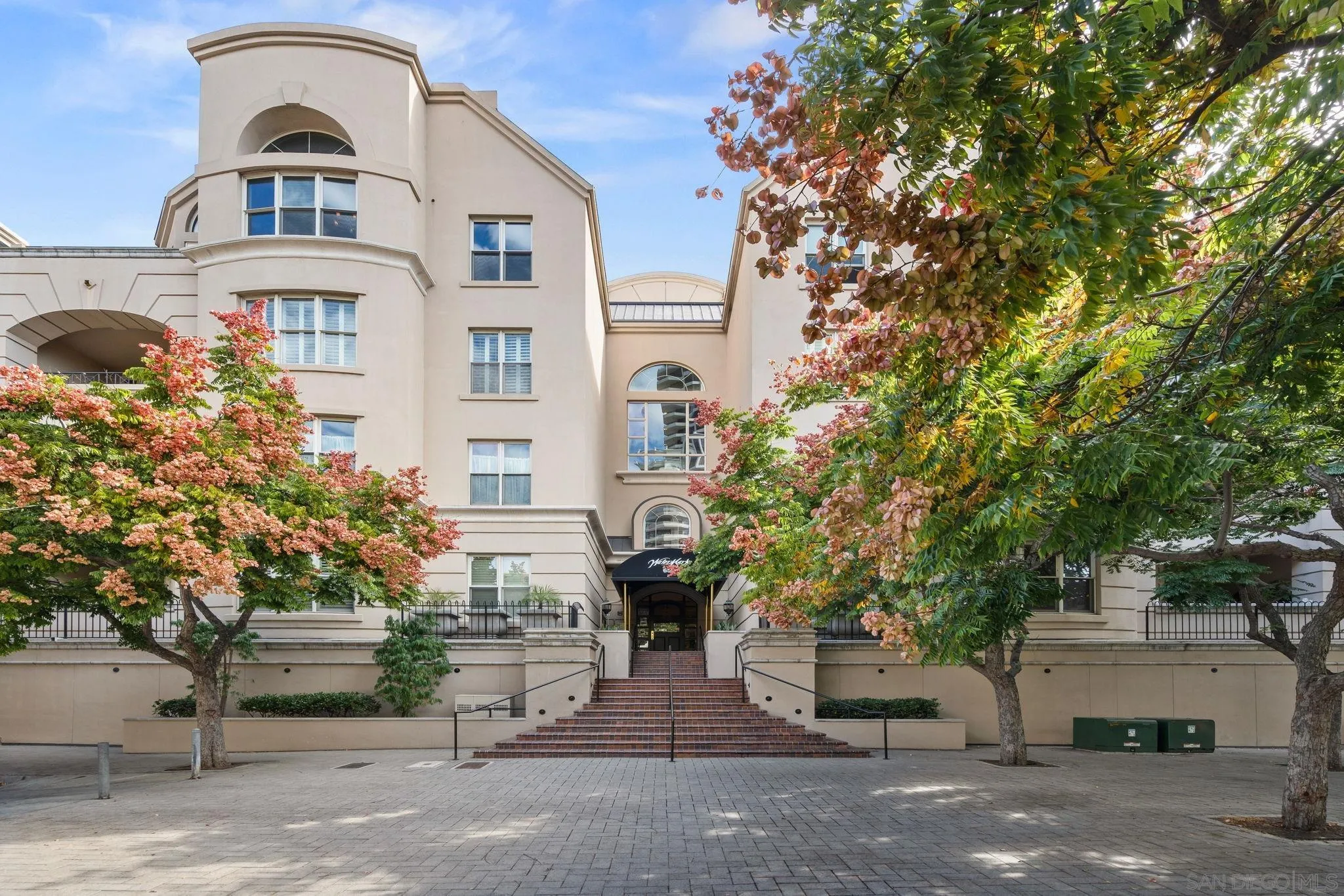 655 India St Unit 401