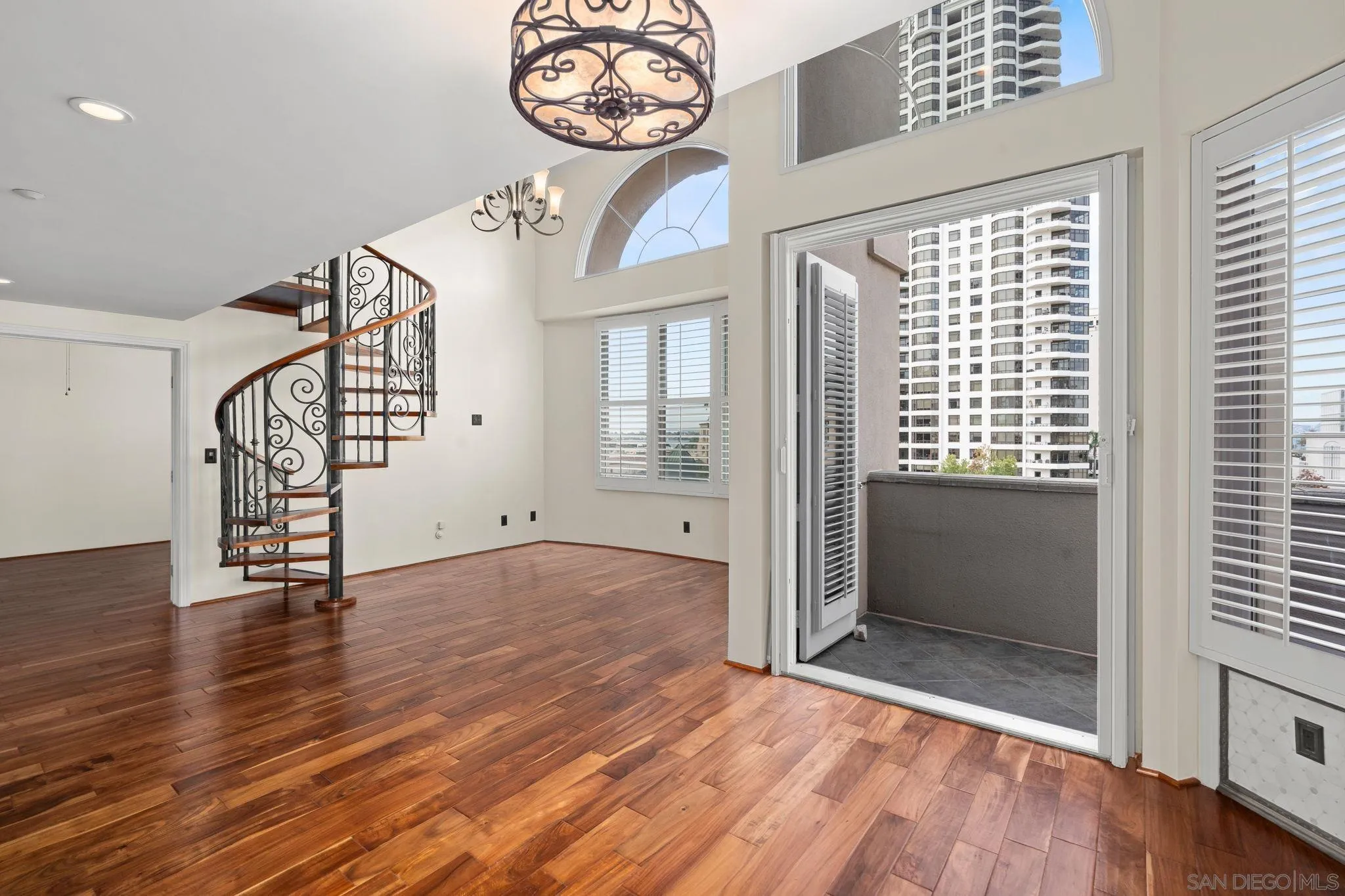 655 India St Unit 401