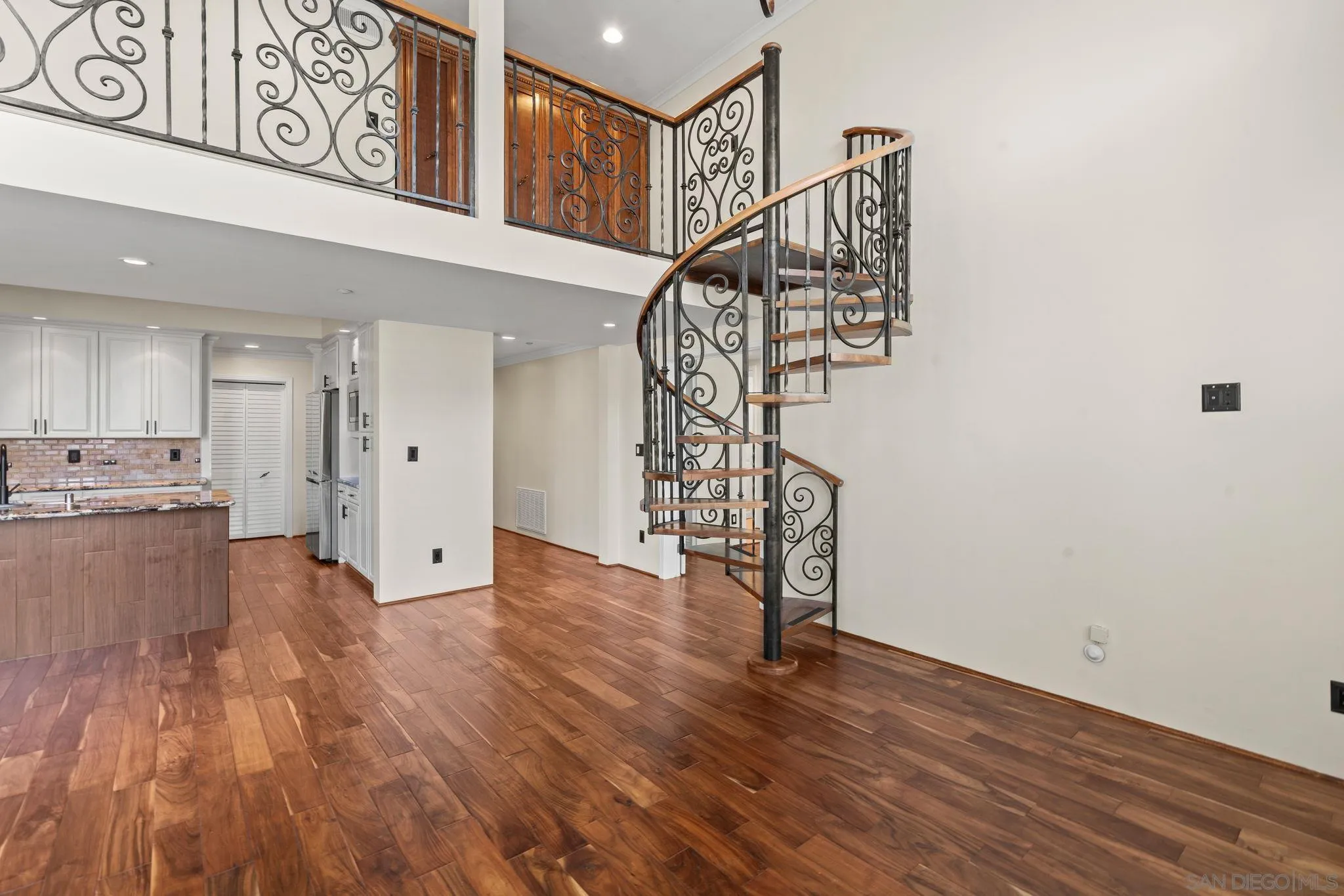 655 India St Unit 401