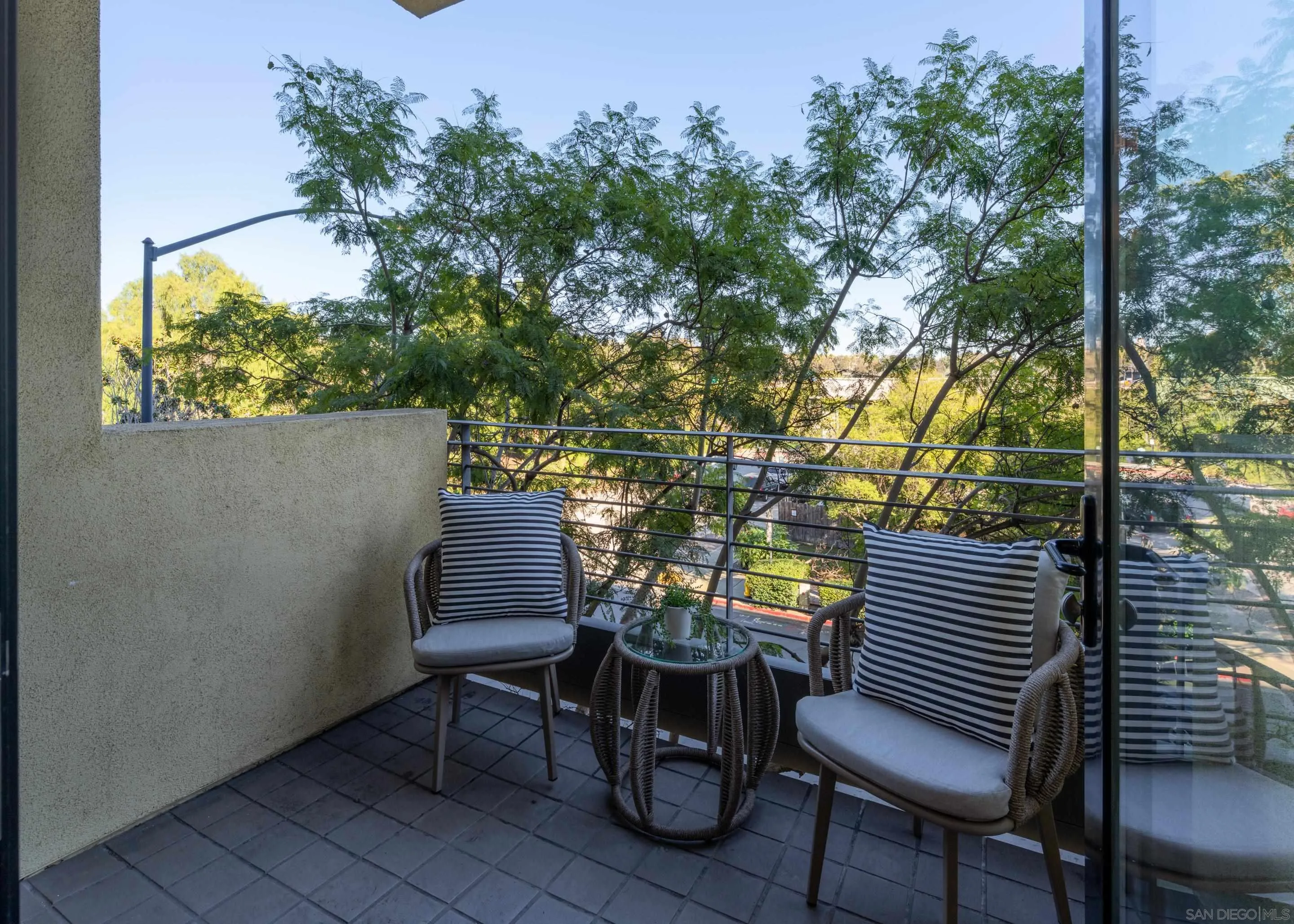 889 Date St Unit 234