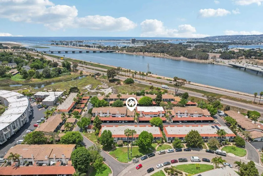 4352 Loma Riviera Court