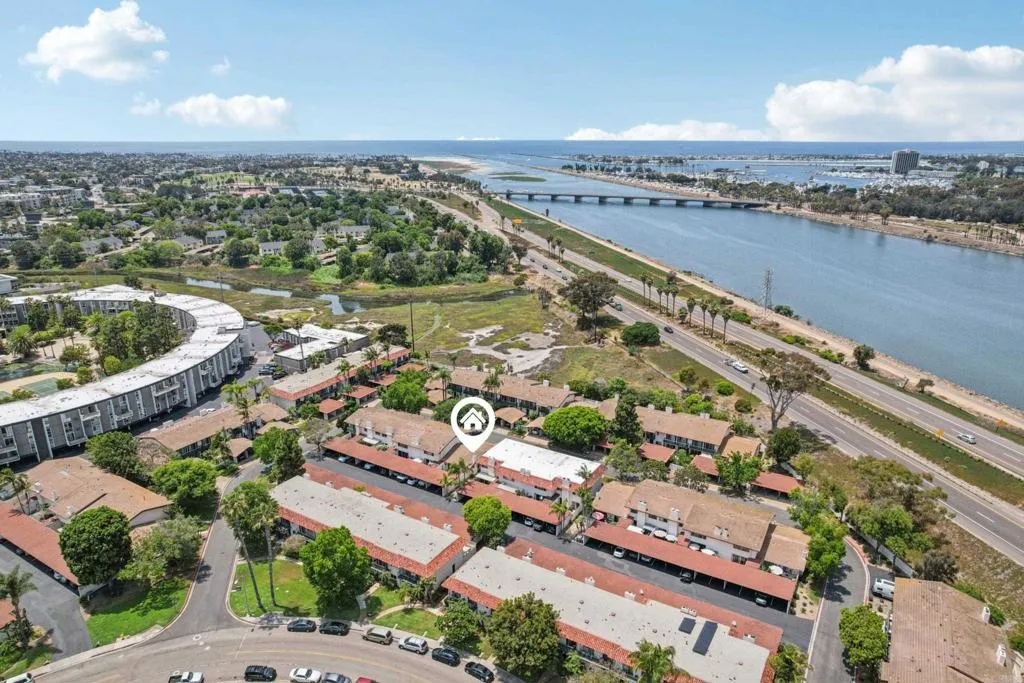 4352 Loma Riviera Court