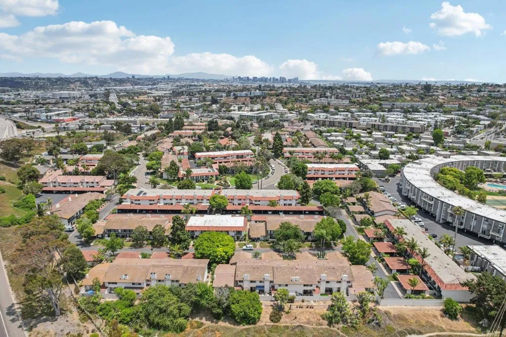 4352 Loma Riviera Court