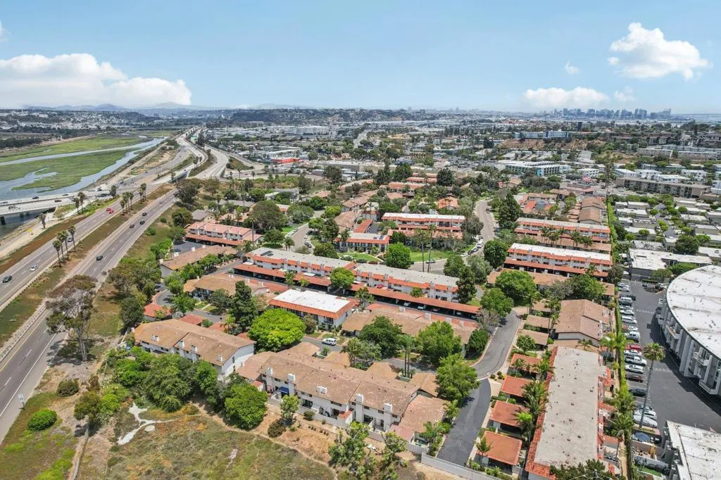 4352 Loma Riviera Court