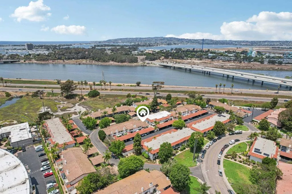 4352 Loma Riviera Court