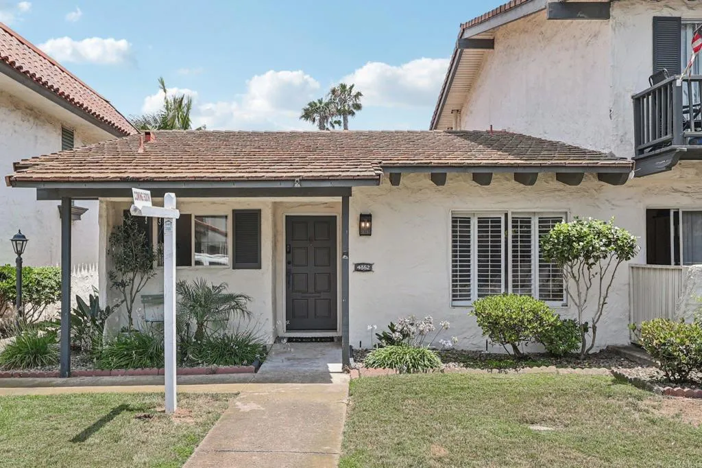 4352 Loma Riviera Court