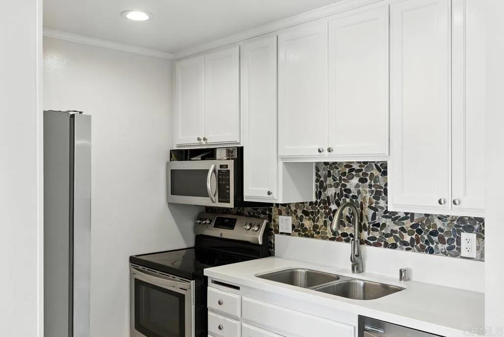 4015 Crown Point Drive Unit: 308