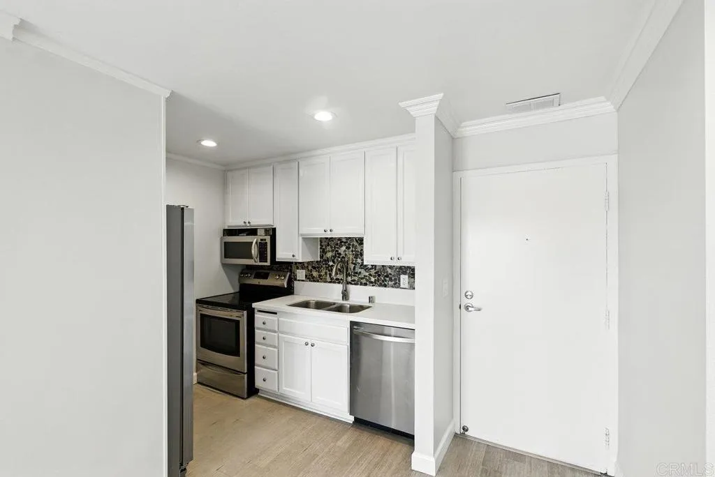 4015 Crown Point Drive Unit: 308