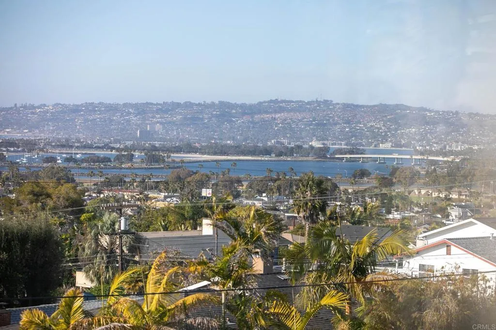 4483 Santa Monica Avenue