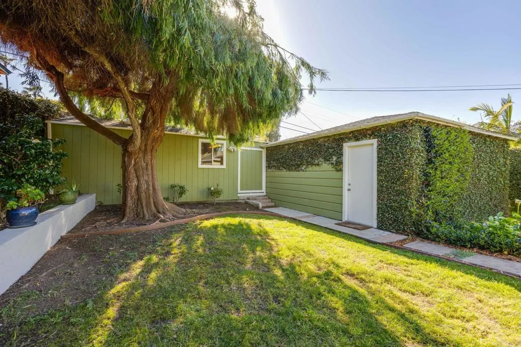 4483 Santa Monica Avenue