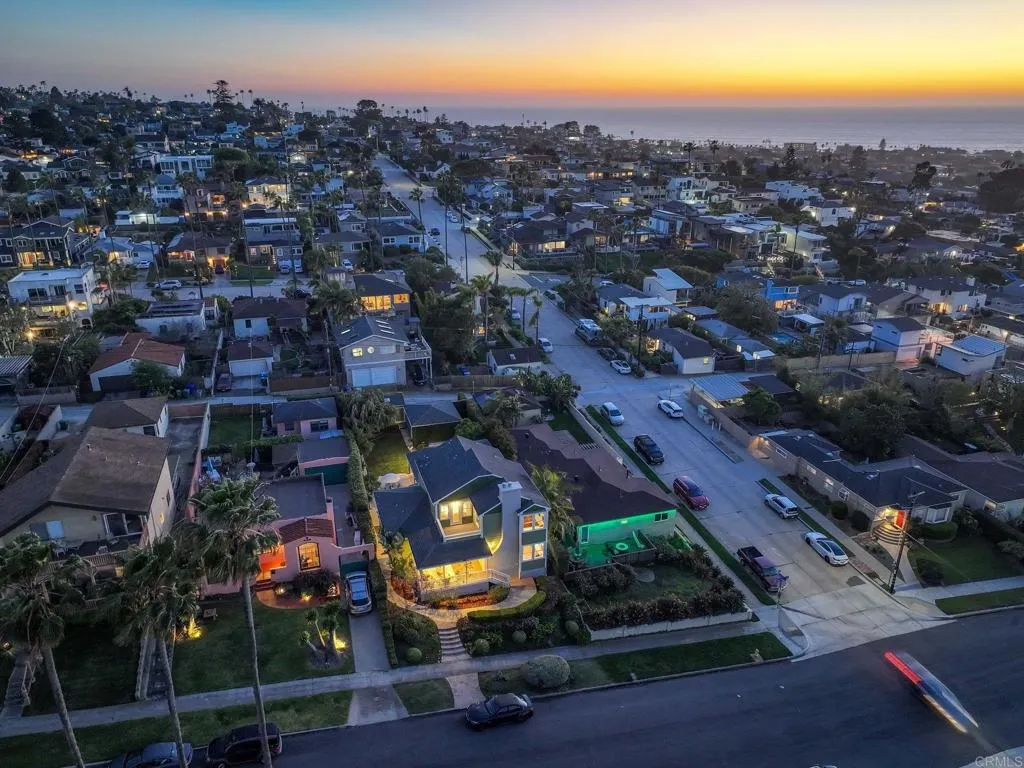 4483 Santa Monica Avenue