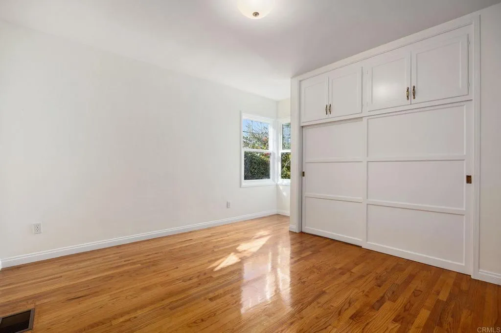 4483 Santa Monica Avenue