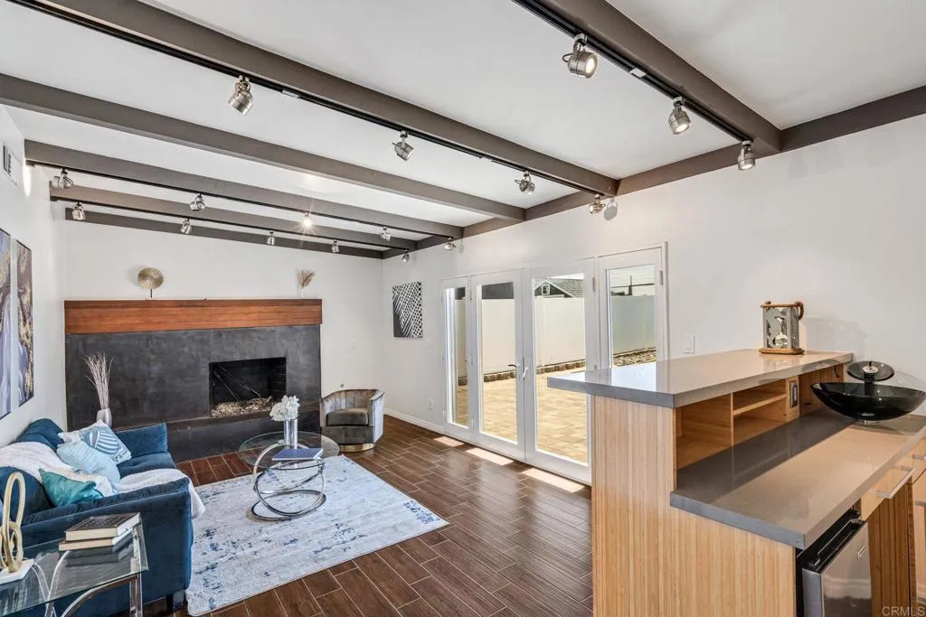 731 Iris Avenue