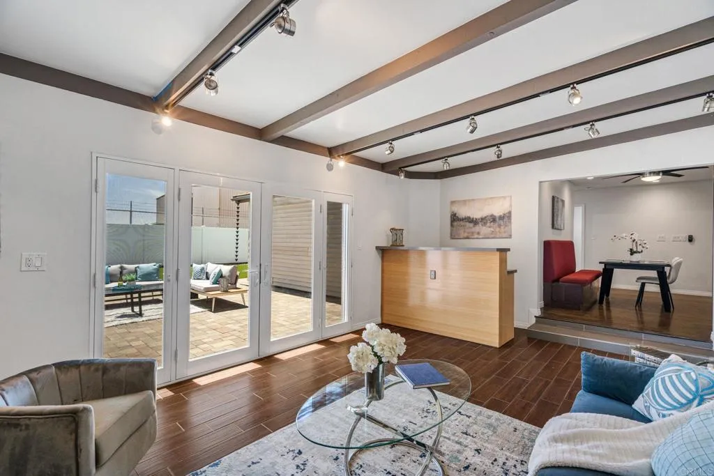 731 Iris Avenue