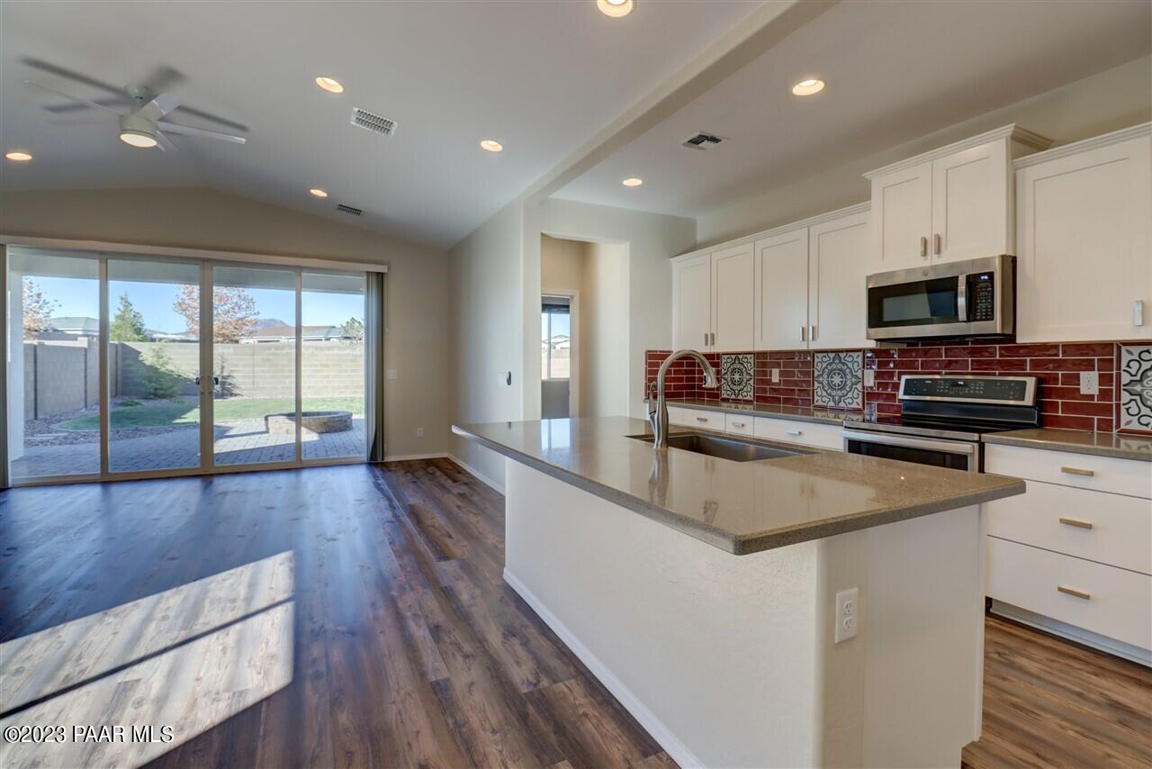 6170 Harvest Moon Avenue