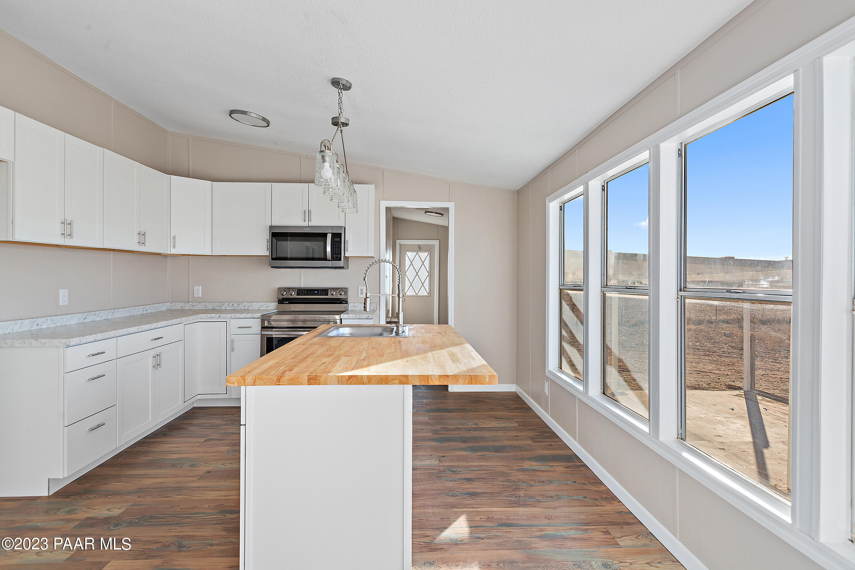 24250 N St Louis Street