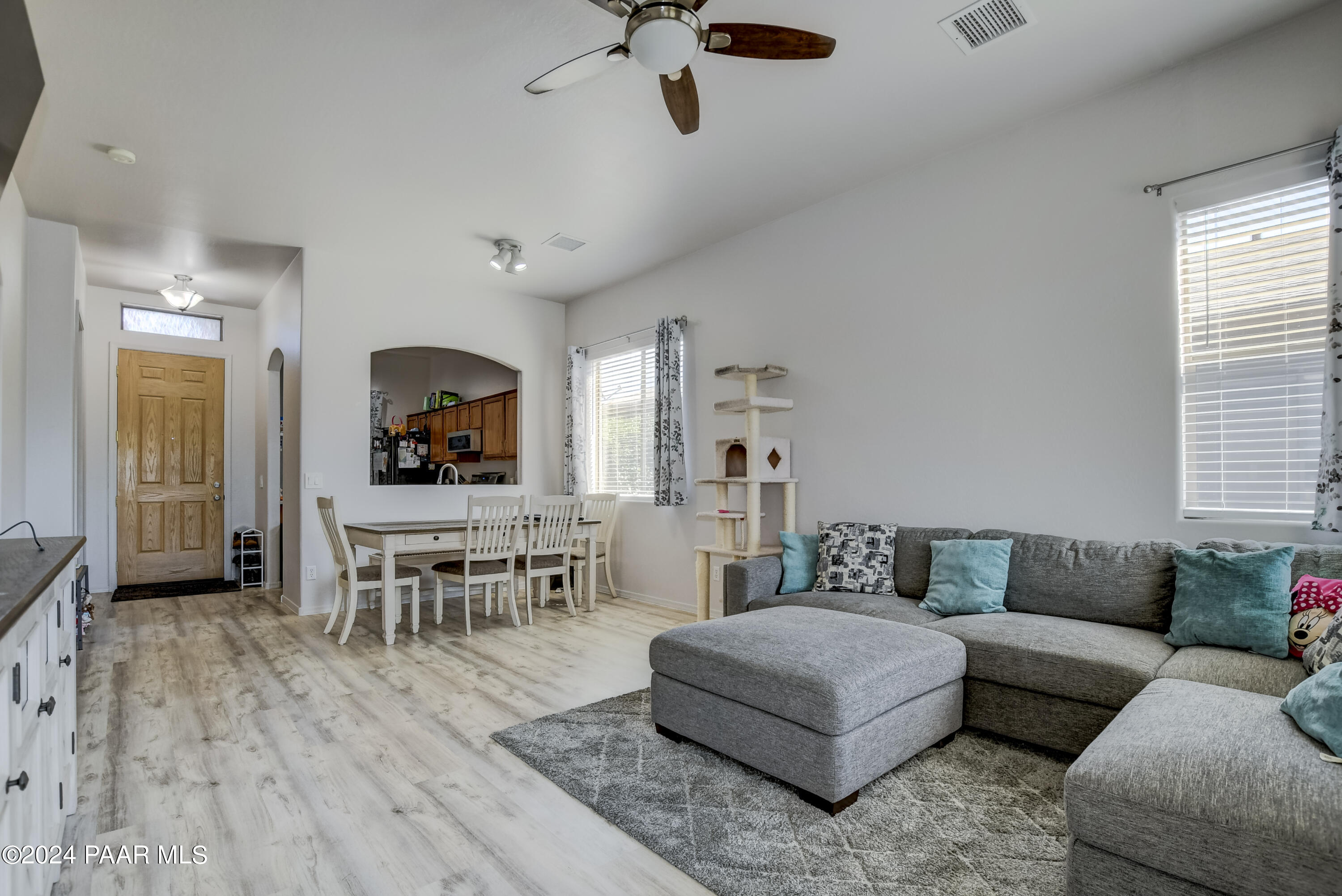 6735 E Kilkenny Place