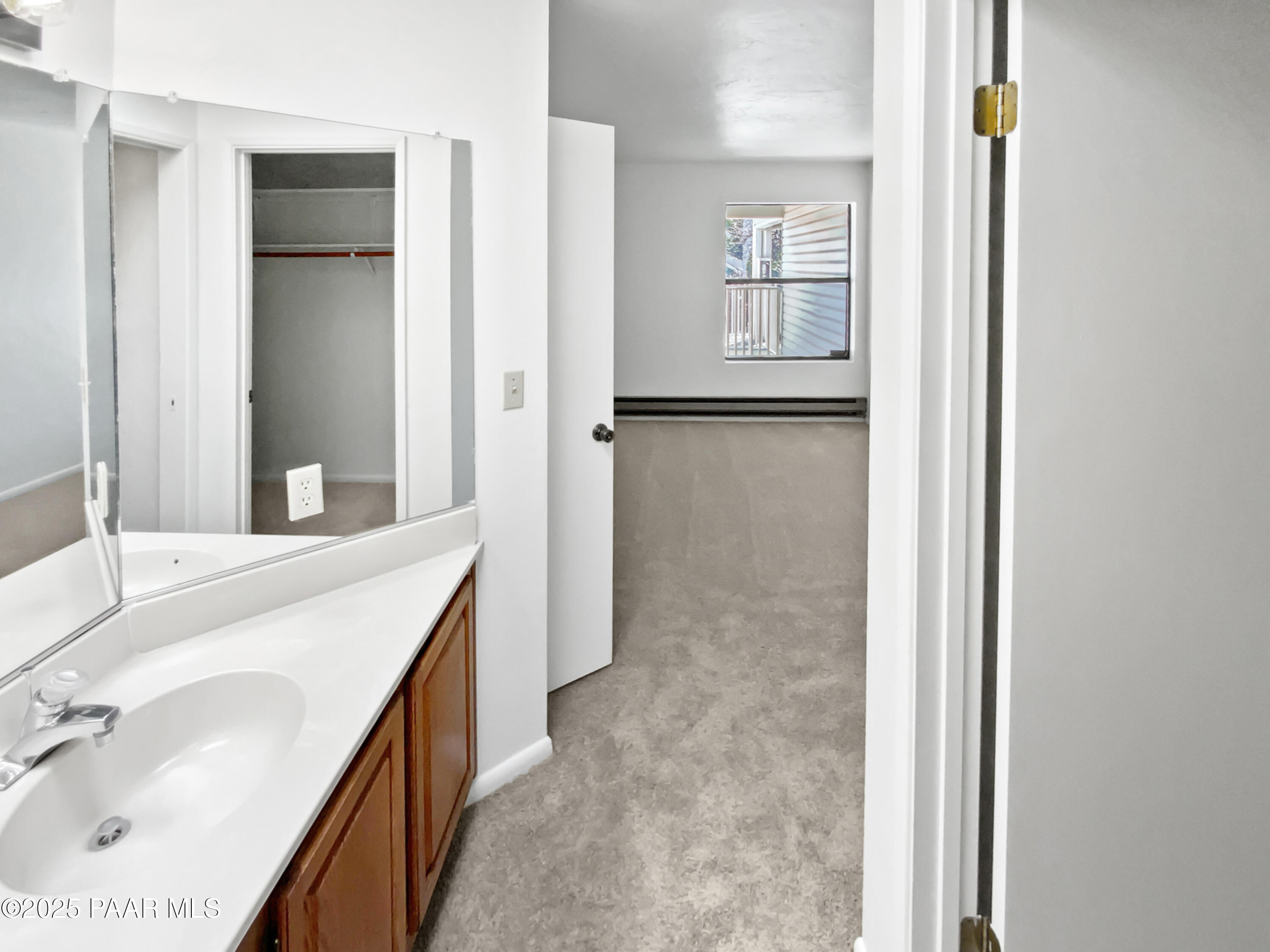 333 W Leroux Street Unit: 7