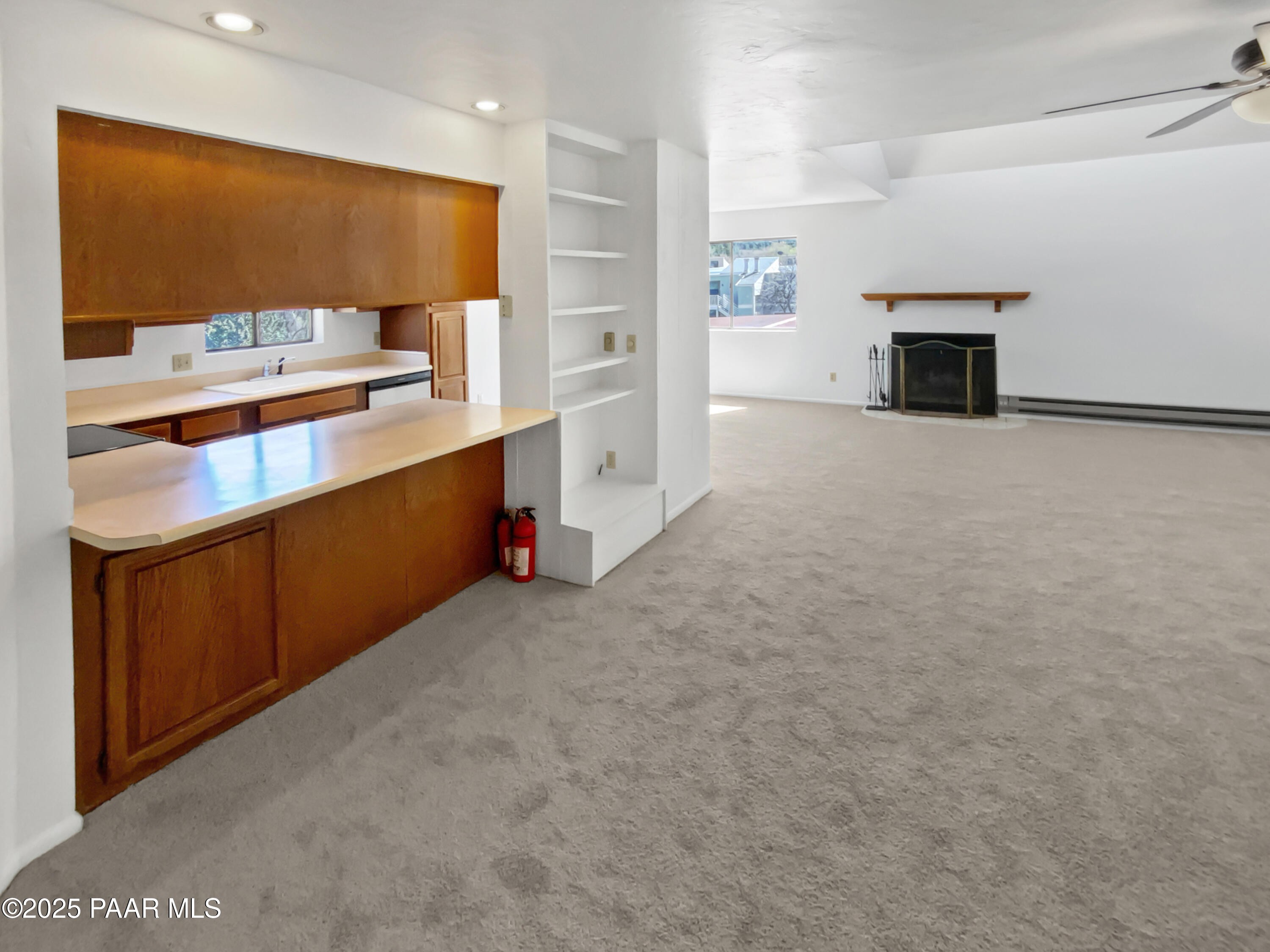 333 W Leroux Street Unit: 7