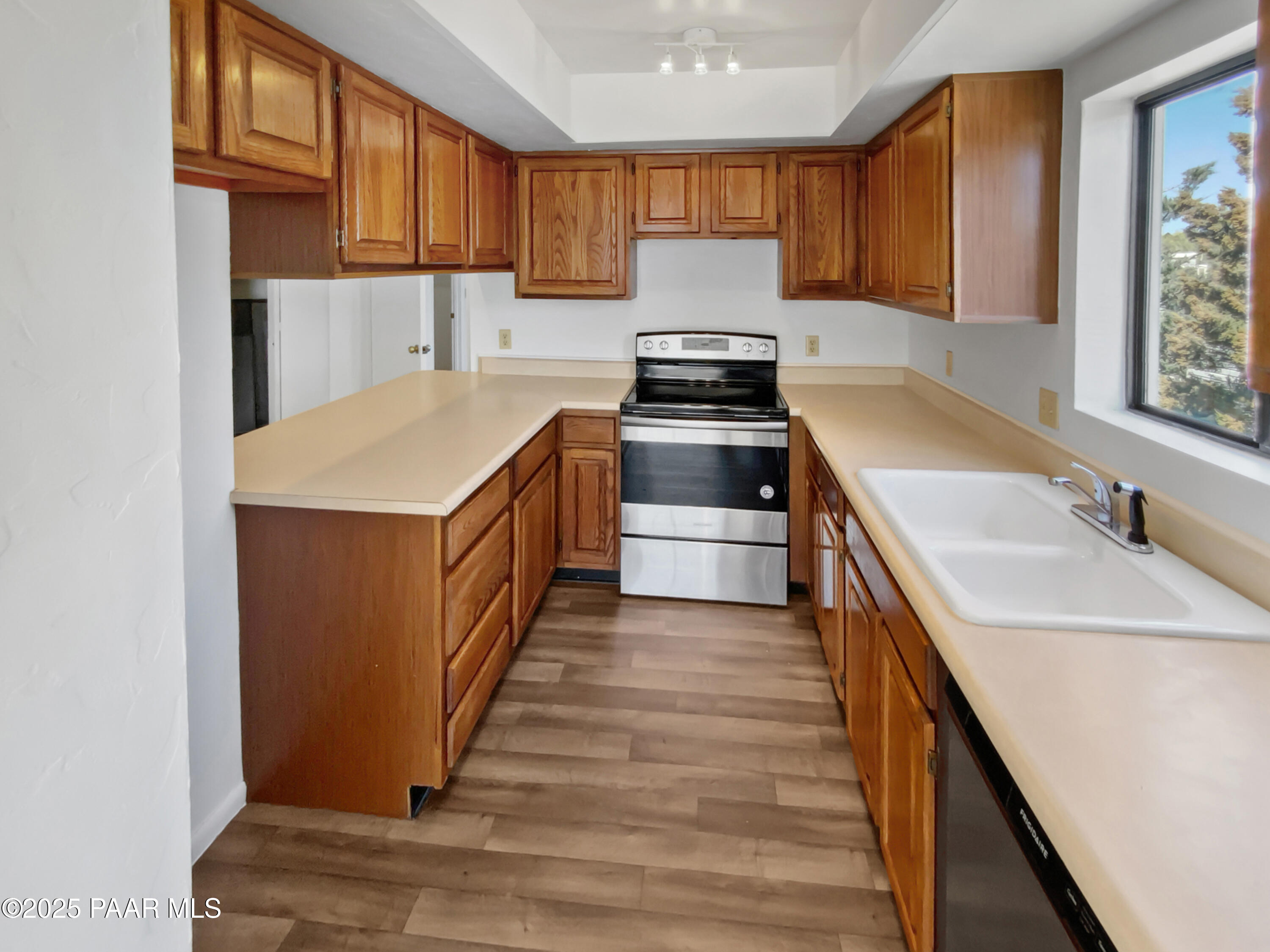 333 W Leroux Street Unit: 7