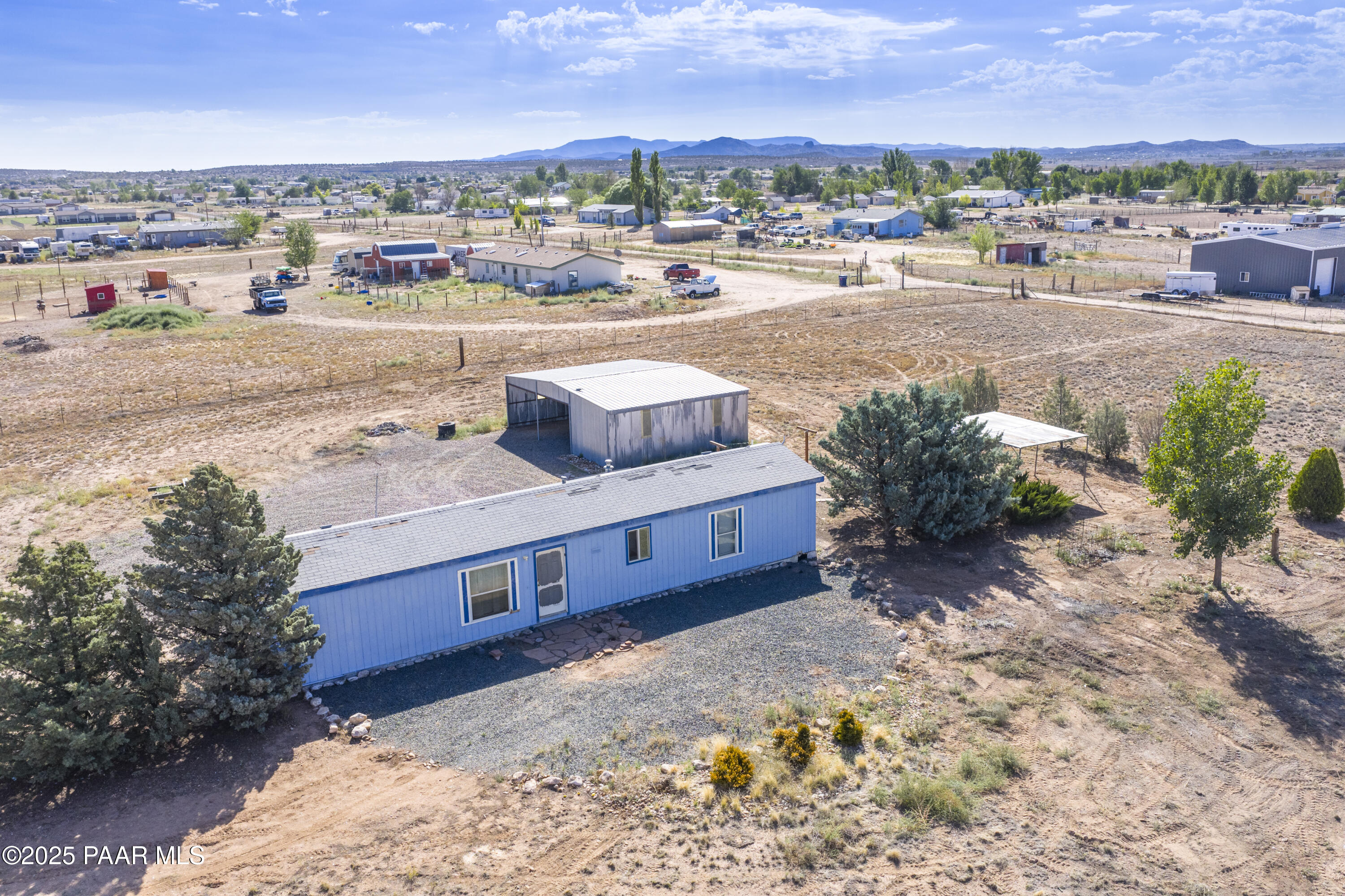 1805 W Carriage Lane