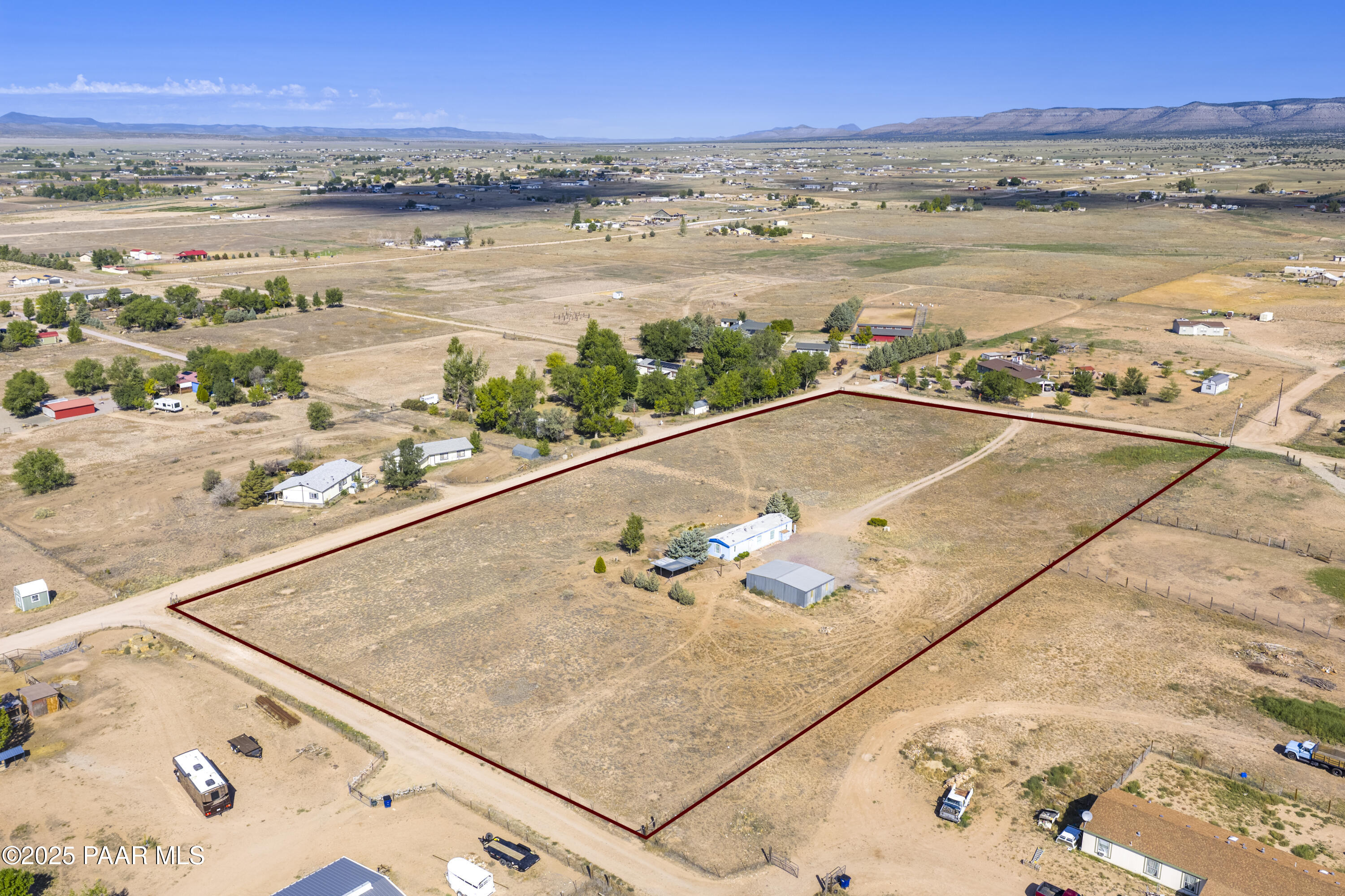 1805 W Carriage Lane