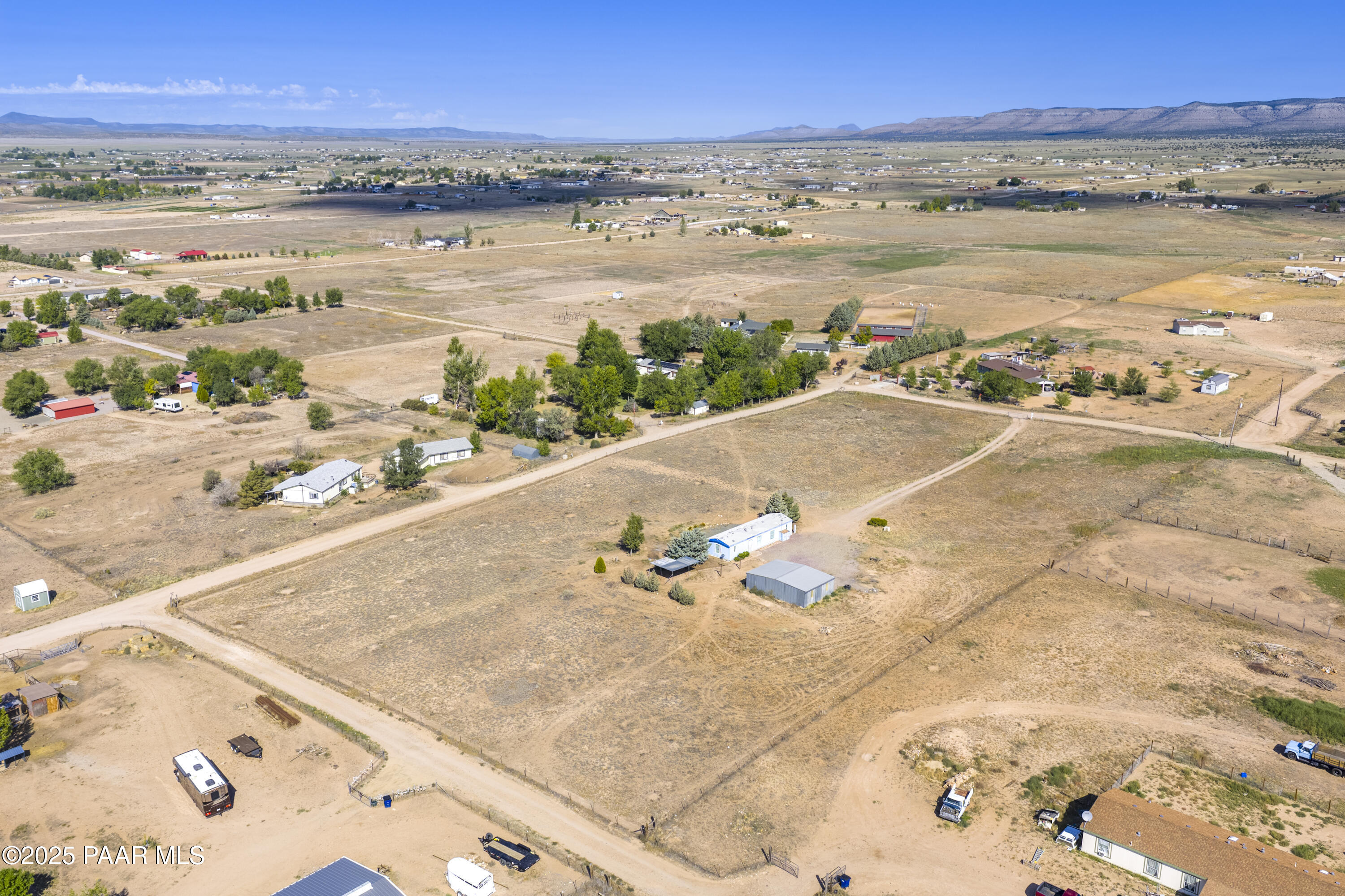 1805 W Carriage Lane