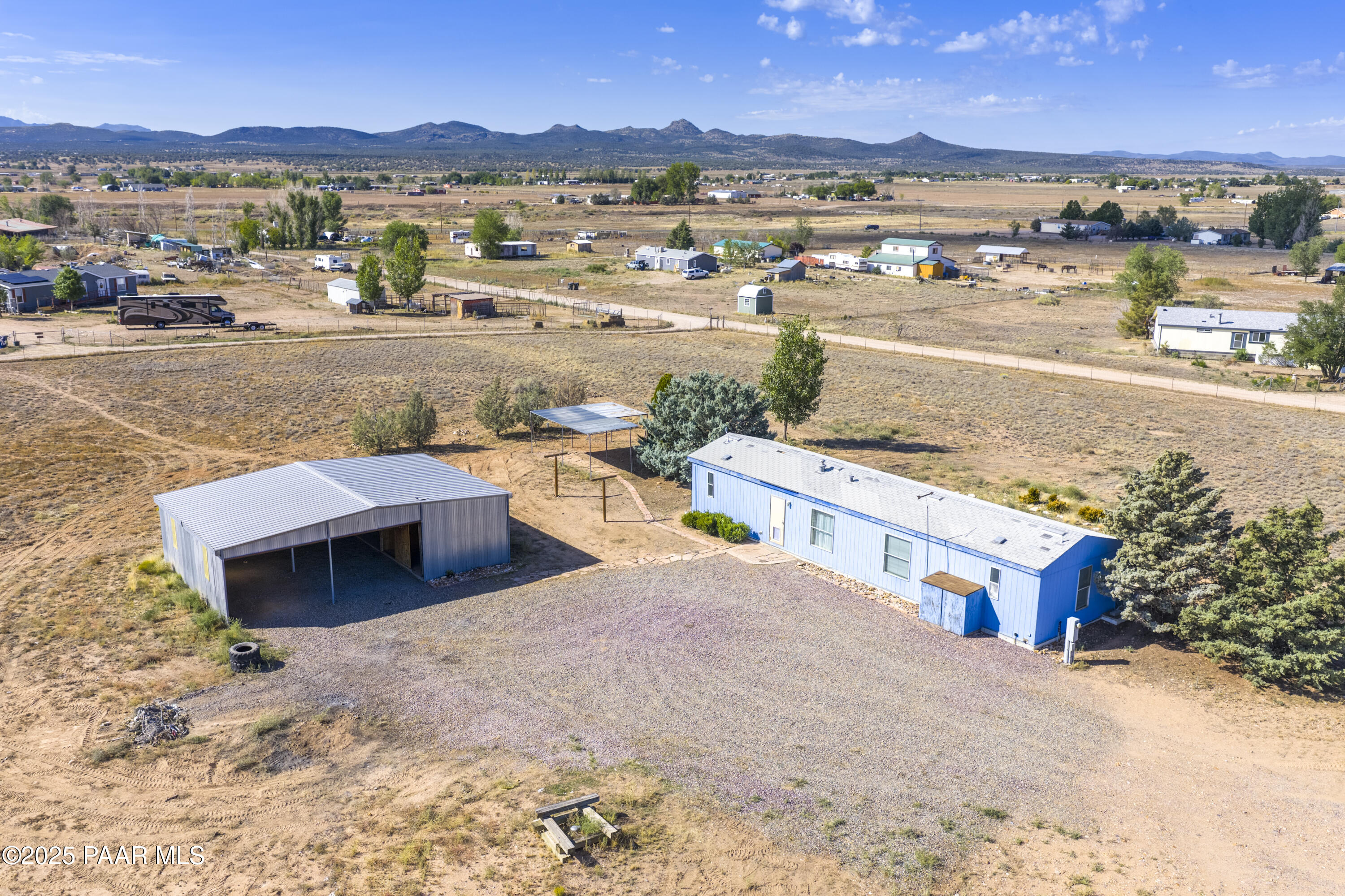 1805 W Carriage Lane