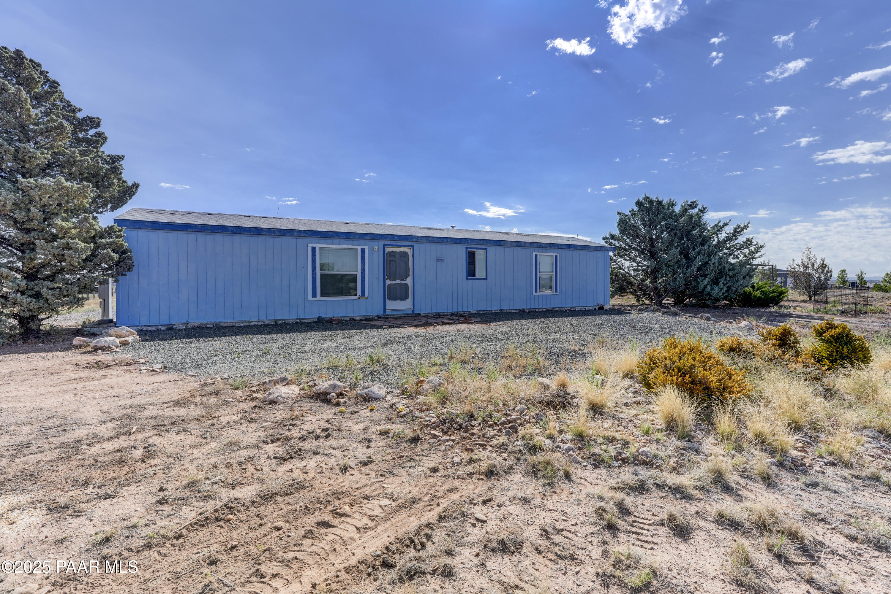 1805 W Carriage Lane