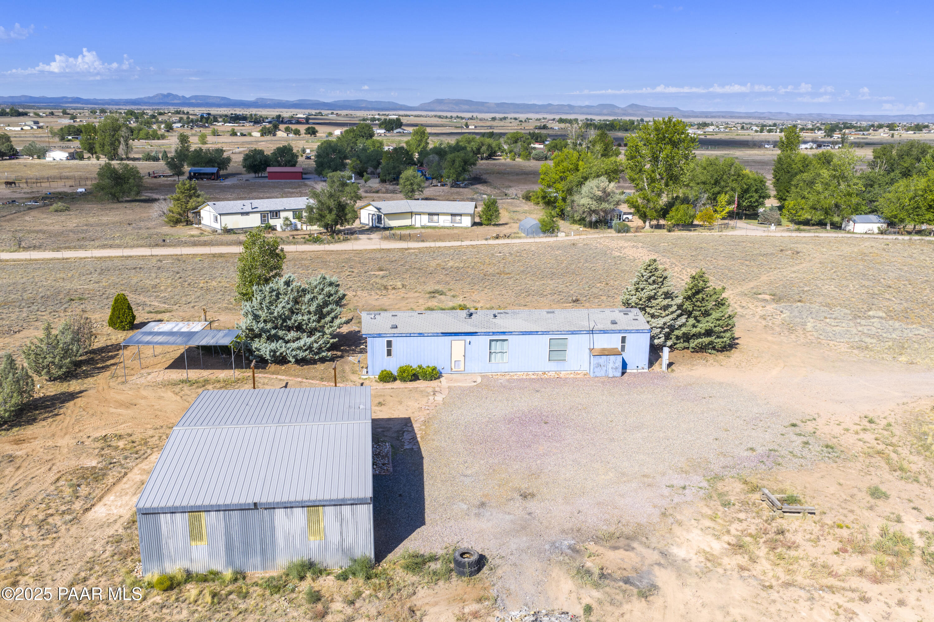 1805 W Carriage Lane