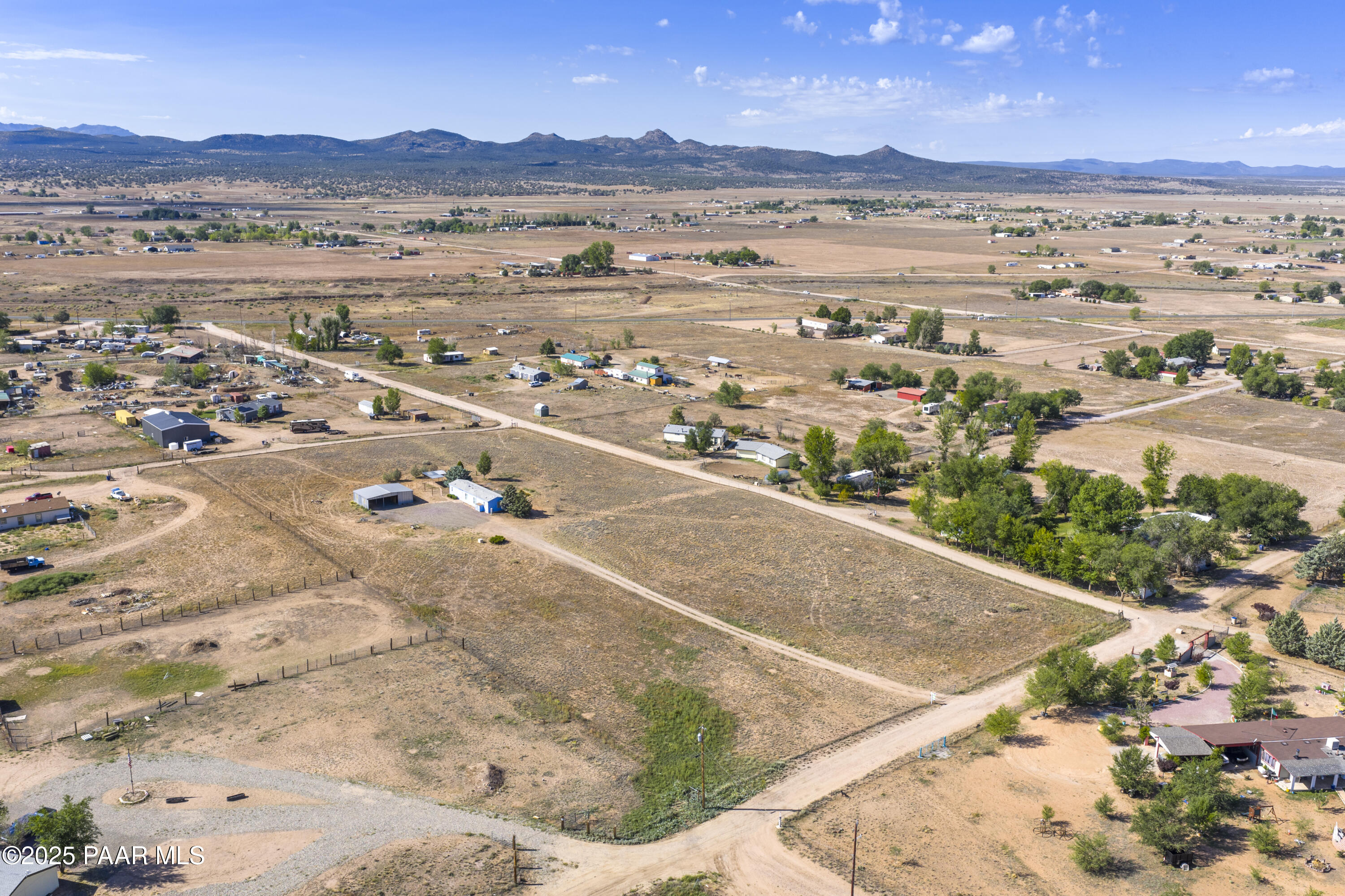 1805 W Carriage Lane