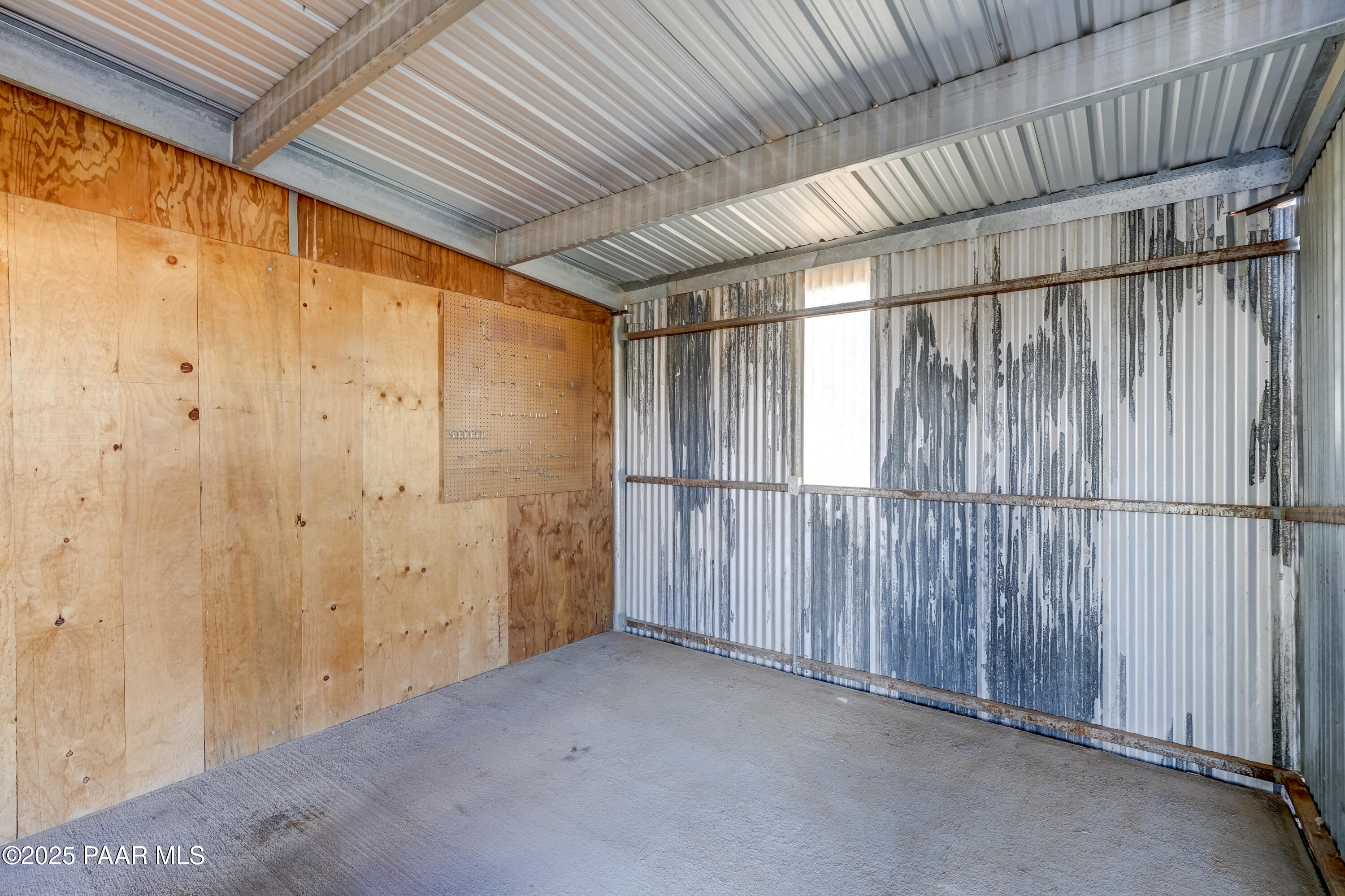 1805 W Carriage Lane