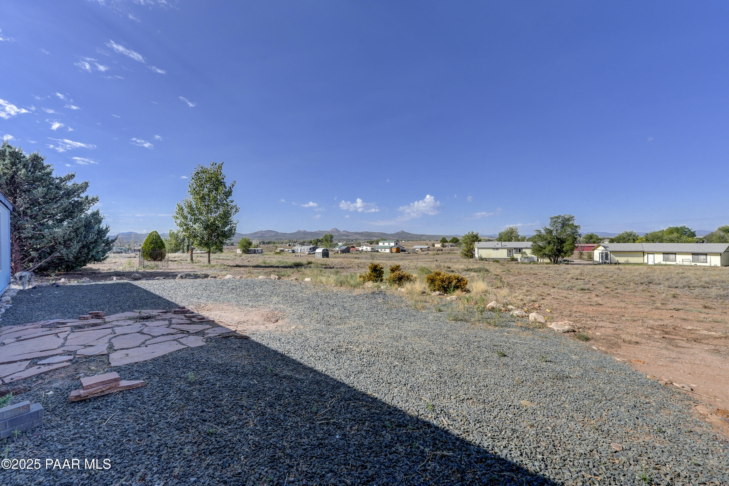 1805 W Carriage Lane